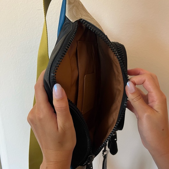 Coach Track Belt Bag Colorblock Signature with Coach Stamp - Picture 4 of 4